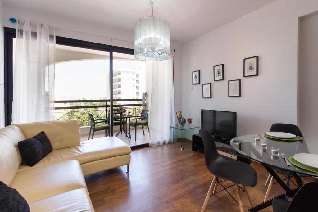 Mama Seaside Apartment Larnaca Dış mekan fotoğraf