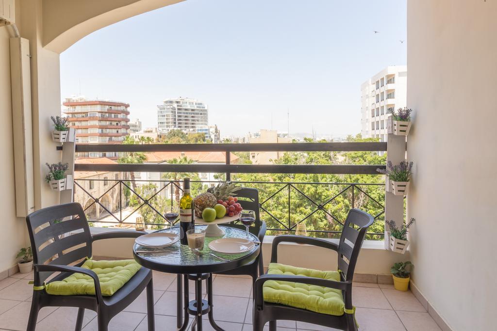 Mama Seaside Apartment Larnaca Dış mekan fotoğraf