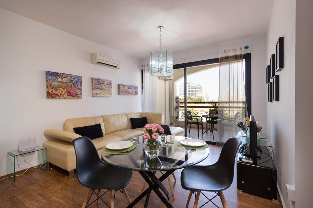 Mama Seaside Apartment Larnaca Dış mekan fotoğraf